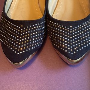 Herstyle Black size 7 1/2 flat shoes with stones